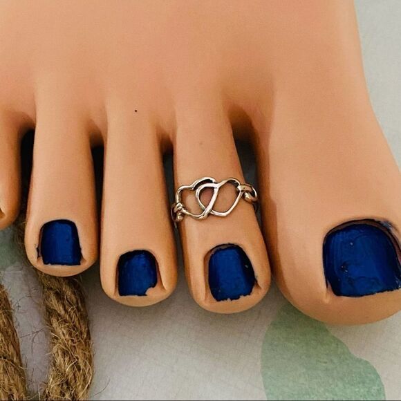 Sterling Silver Hearts Toe Midi Ring Midi Ring - Picture 2 of 4